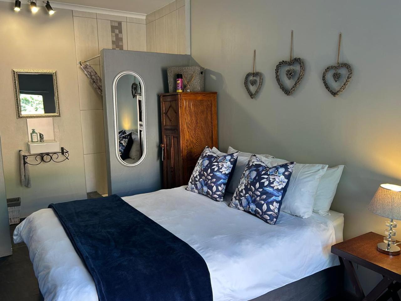 28 La Rochelle Bed & Breakfast Kimberley Exterior photo